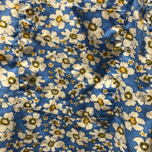 🆕Flower shirt - Picture 3 of 3